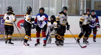 ÜNİLİG Buz Hokeyi müsabakaları Erzurum'da devam ediyor