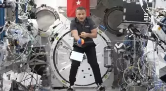 Türkiye'nin ilk astronotu Alper Gezeravcı, mikro yer çekimi ortamında cisimlerin hareket dinamiklerini inceledi