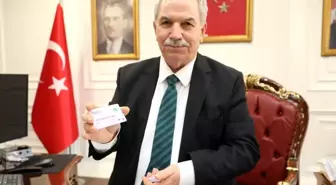 İlkadım Belediyesi Öğrencilere Alışveriş Kartları Dağıttı