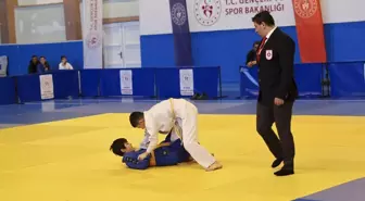 Nevşehir'de Okul Sporları Yıldızlar Judo Grup Müsabakaları Başladı