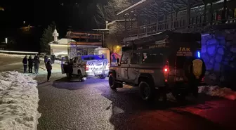 Rize İkizdere'de İş Makinesine Çığ Düştü