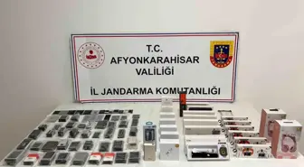 Afyonkarahisar'da yapılan aramada kaçak telefon ve elektronik eşya ele geçirildi