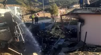 Çorum'da Bahçe Yangınında Otomobil ve Ev Zarar Gördü