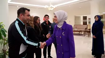 Aile ve Sosyal Hizmetler Bakanı Gazze'deki gazeteciye taziye ziyaretinde bulundu