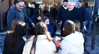 Isparta Belediye Başkanı Şükrü Başdeğirmen, Şehir Hastanesi karşısındaki esnafla buluştu