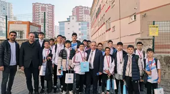 Talas Belediye Başkanı Mustafa Yalçın, 75. Yıl Mühibe Germirli Ortaokulu futbol takımını ziyaret etti