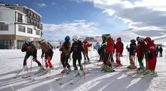 Hakkari'de Alp Disiplini 1. Etap Yarışları Başladı