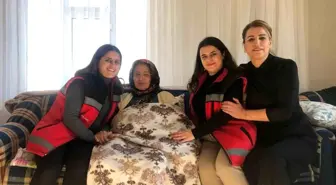Hakkari'de Yaşlı Destek Birimi, Zeynep Kurt'a doğum günü sürprizi yaptı