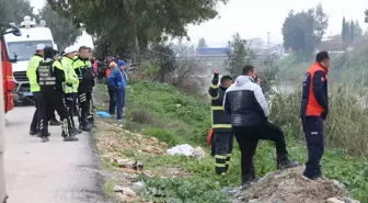 Antakya'da Nehre Devrilen Otomobilin Sürücüsü Hayatını Kaybetti