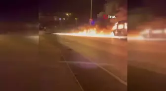 Servis minibüsü alev topuna döndü, o anlar kamerada