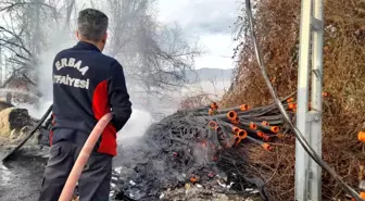 Tokat'ın Erbaa ilçesinde bir evin bahçesinde çıkan yangın şantiyeye sıçradı