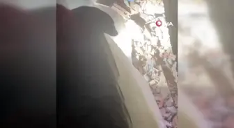 UMKE ekipleri enkazda kurtardıkları aileyle buluştu