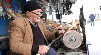 Eskişehir'de Şemsiye Tamirciliği ve Bıçakçılık Yapan Usta 81 Yaşında