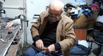 Eskişehir'de Şemsiye Tamirciliği ve Bıçakçılık Yapan 81 Yaşındaki Usta