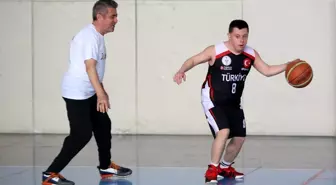 Çanakkale'de Down Sendromlu Basketbol Milli Takımı Farkındalık Maçı Yaptı