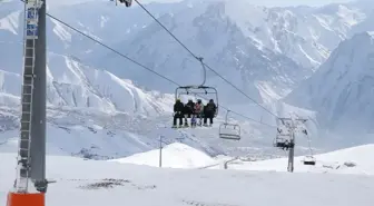 Hakkari'deki Alp Disiplini Yarışları Sporcuları Ağırladı