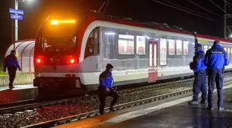 Trendeki yolcuları rehin alan saldırgan polis tarafından vurularak öldürüldü