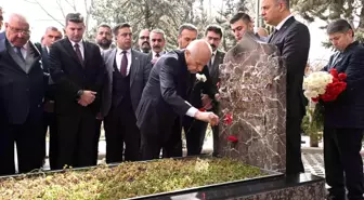 MHP Genel Başkanı Devlet Bahçeli, Alparslan Türkeş'in kabrini ziyaret etti