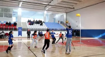 Ömer Halisdemir Spor Salonu'nda Okul Sporları Korfbol Yıldızlar-Gençler İl Birinciliği Müsabakaları Yapıldı