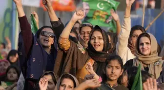 Pakistan seçimlerinde son durum! Oy verme işlemi dün saat 17.00'da bitti, sonuç hala açıklanmadı