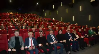 Dr. Sadık Ahmet Filminin Gösteriminde Gözyaşları Sel Oldu