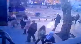 Sultanahmet'te Tramvay Kazası: Yaşlı Adam Yaralandı