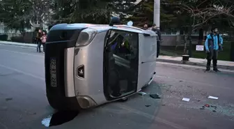 Edirne'de otomobil ile hafif ticari araç çarpıştı, 1 kişi yaralandı