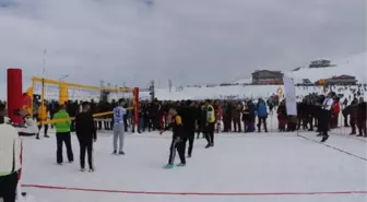 Hakkari'de Kar Festivali Düzenlendi