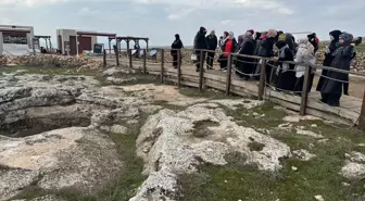 İstanbul Üniversite Öğrencileri Göbeklitepe'yi Ziyaret Etti