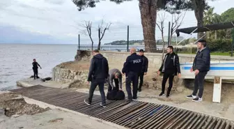 Kuşadası'nda 3 düzensiz göçmen ve 2 organizatör yakalandı