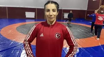Milli güreşçiler Buse Tosun Çavuşoğlu ve Evin Demirhan Yavuz, Avrupa şampiyonası ve 2024 Paris Olimpiyatları'nda zirvede yer almak istiyor