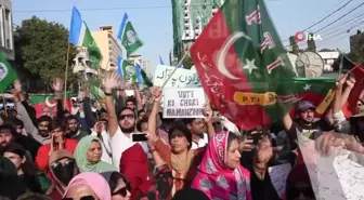 Pakistan'da Imran Khan destekçileri seçimlerde hile yapıldığı iddiasıyla protesto gösterisi düzenledi