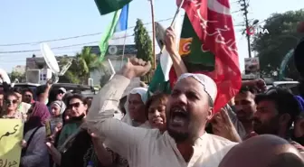 Pakistan'da Imran Khan destekçileri seçimlerde hile yapıldığı iddiasıyla protesto gösterisi düzenledi