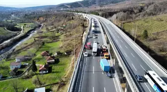 Düzce'de Tır Kazası: Uzun Araç Kuyrukları Oluştu