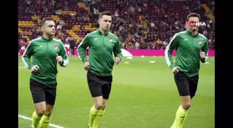 Trendyol Süper Lig: Galatasaray 2 - RAMS Başakşehir 0 (İlk yarı)