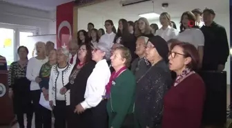 60 yaş üstü öğrenciler karnelerini aldı