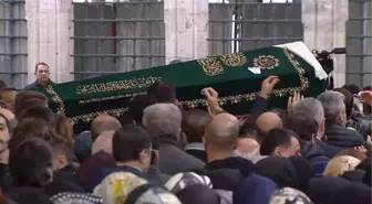 AK Parti İstanbul İl Kadın Kolları Başkan Yardımcısı Fatma Sevim Baltacı'nın cenaze töreni düzenlendi