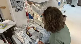 Anne Karnındayken Kan Nakliyle Sağlıklı Doğdu