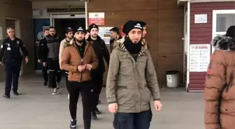 İnegöl'de Kaçak Yollarla Ülkeye Giren 12 Göçmen Yakalandı