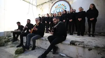 Antakya Medeniyetler Korosu, depremde kaybettikleri üyeleri için konserler düzenliyor