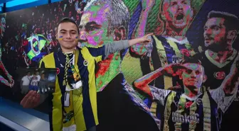 Depremzedelere yardım eden çocuğun Fenerbahçe maçı hayali gerçek oldu