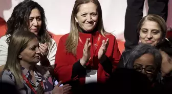 DİSK Genel Başkanı Arzu Çerkezoğlu, yeniden başkanlığa seçildi