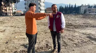 Hatay Depremi: Enkaz Altında Annesini Kaybeden Genç Adamın Hikayesi