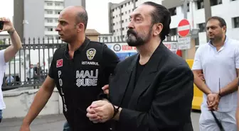 Herkes aynı detaya tepki gösteriyor! Adnan Oktar'ın cezaevinde çekilen yeni fotoğrafları ortalığı karıştırdı