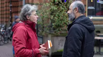 Hollanda'da Kur'an-ı Kerim Dağıtımı Yapıldı