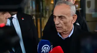 Küçükçekmece Belediye Başkanı Kemal Çebi, silahlı saldırıda yaralanan kadını ziyaret etti
