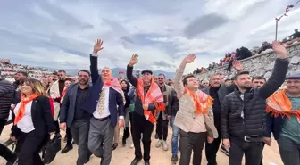 Cumhur İttifakı'nın Muğla Büyükşehir Belediye Başkan adayı Aydın Ayaydın, Geleneksel Deve Güreşi Festivali'ne katıldı