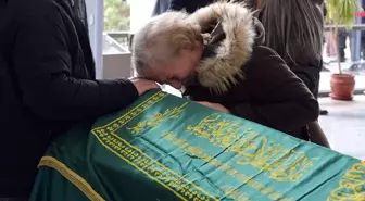 CHP Genel Başkanı Özgür Özel, Celal Dinçer'in kayınpederinin cenaze törenine katıldı