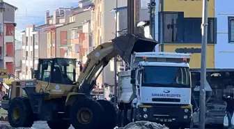 Sarıkamış Belediyesi Yoğun Kar Yağışının Ardından Kar Temizleme Çalışması Başlattı