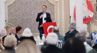 Beylikdüzü Belediye Başkanı Emekli Öğretmenlerle Kahvaltıda Buluştu